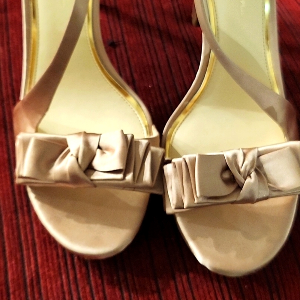 Shoes - Picture 5 of 5